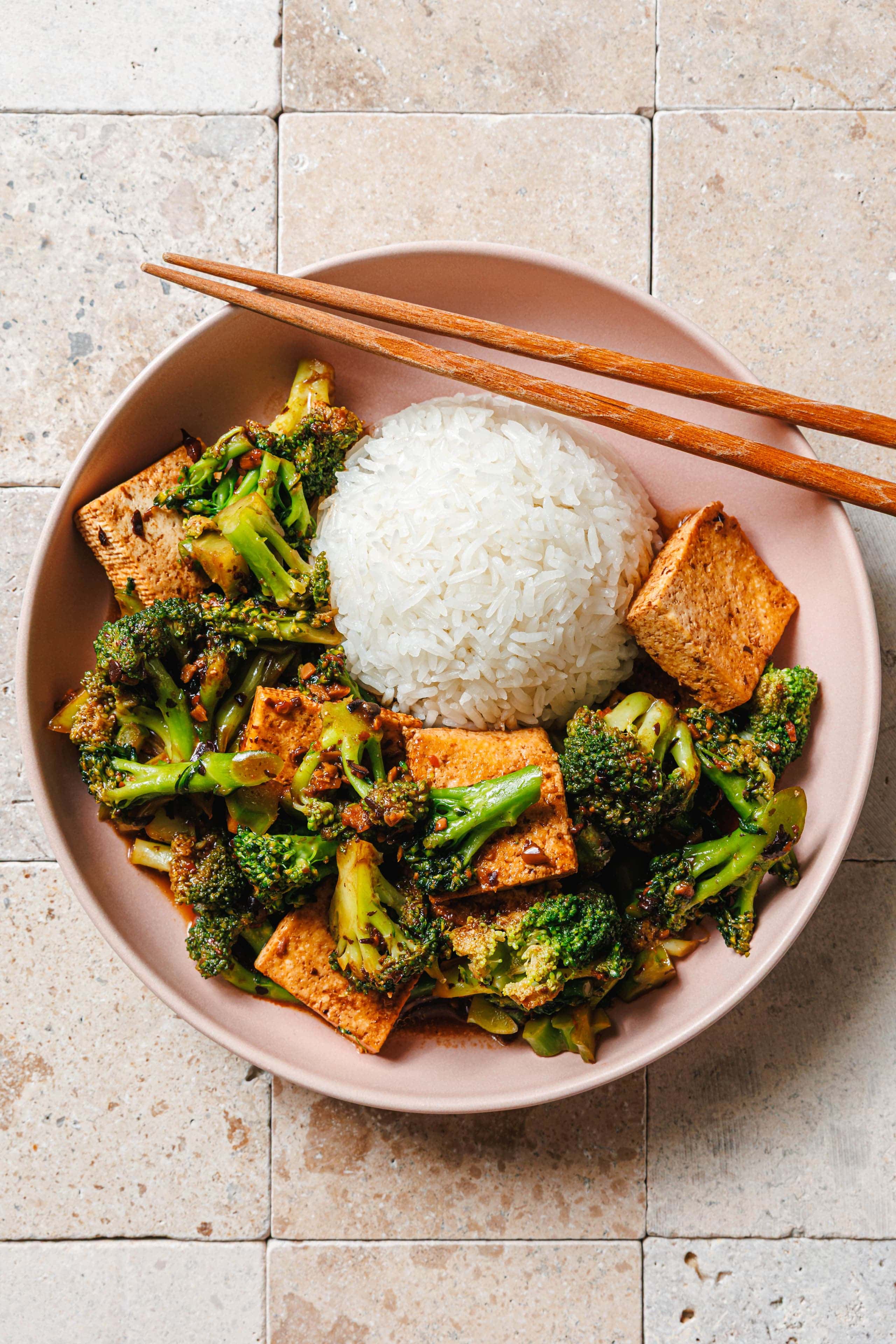 Das einfachste Brokkoli-Tofu-Stir-Fry · Eat this! Das einfachste Brokkoli-Tofu-Stir-Fry · Eat this!