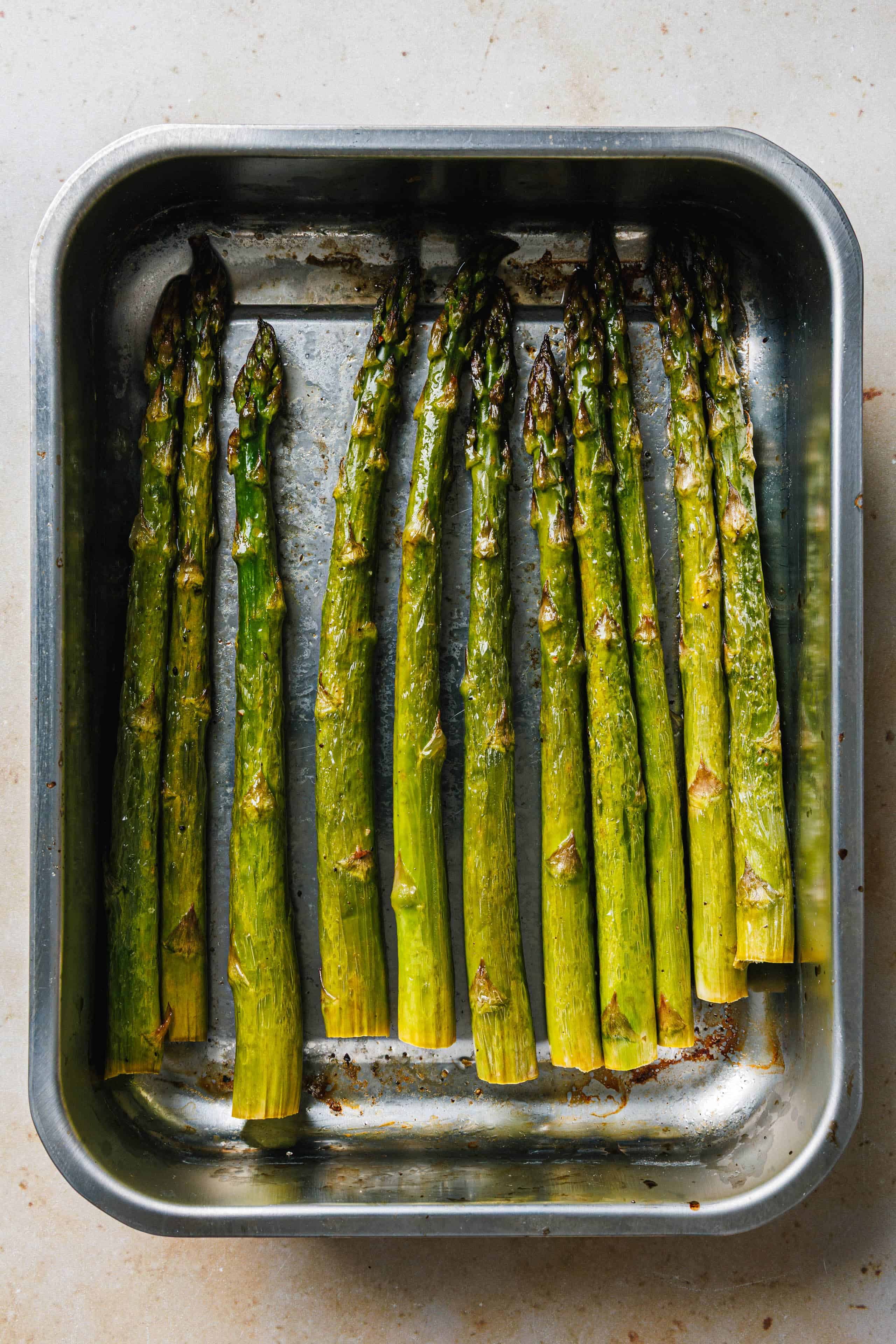 Gnocchi-Gratin mit grünem Spargel & scharfem Kapern-Topping · Eat this! Gnocchi-Gratin mit grünem Spargel & scharfem Kapern-Topping · Eat this!