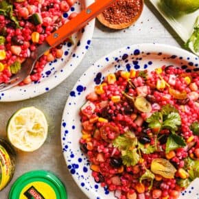 Pinker Perl-Couscous-Salat mit Limetten-Dressing