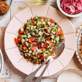 Shirazi Salat – persischer Sommersalat mit Tomaten, Gurken & Minze