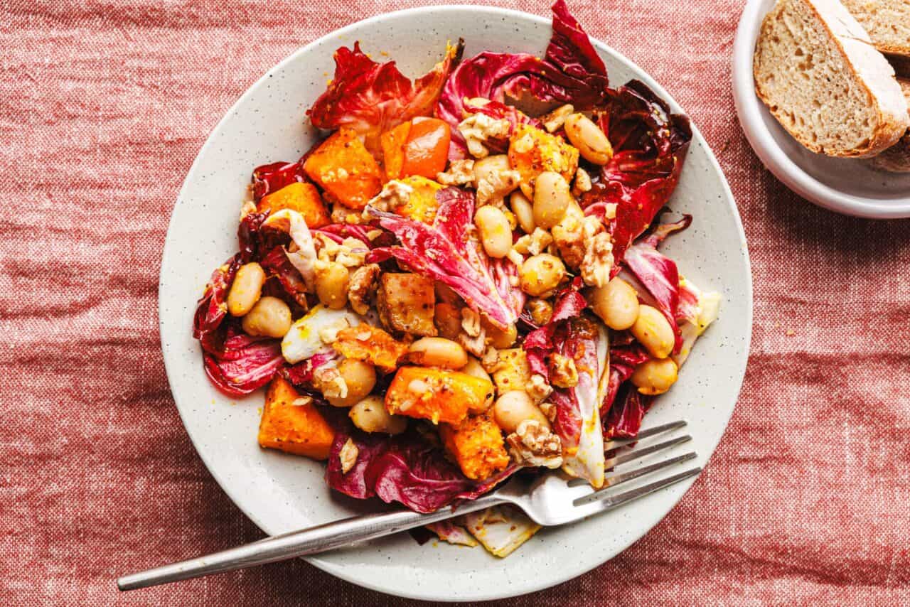 Radicchio-Kürbis-Salat mit Räuchertofu & Senf-Dressing