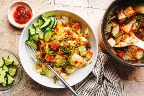 Erdnuss-Sambal-Reis mit Tofu aus dem Reiskocher