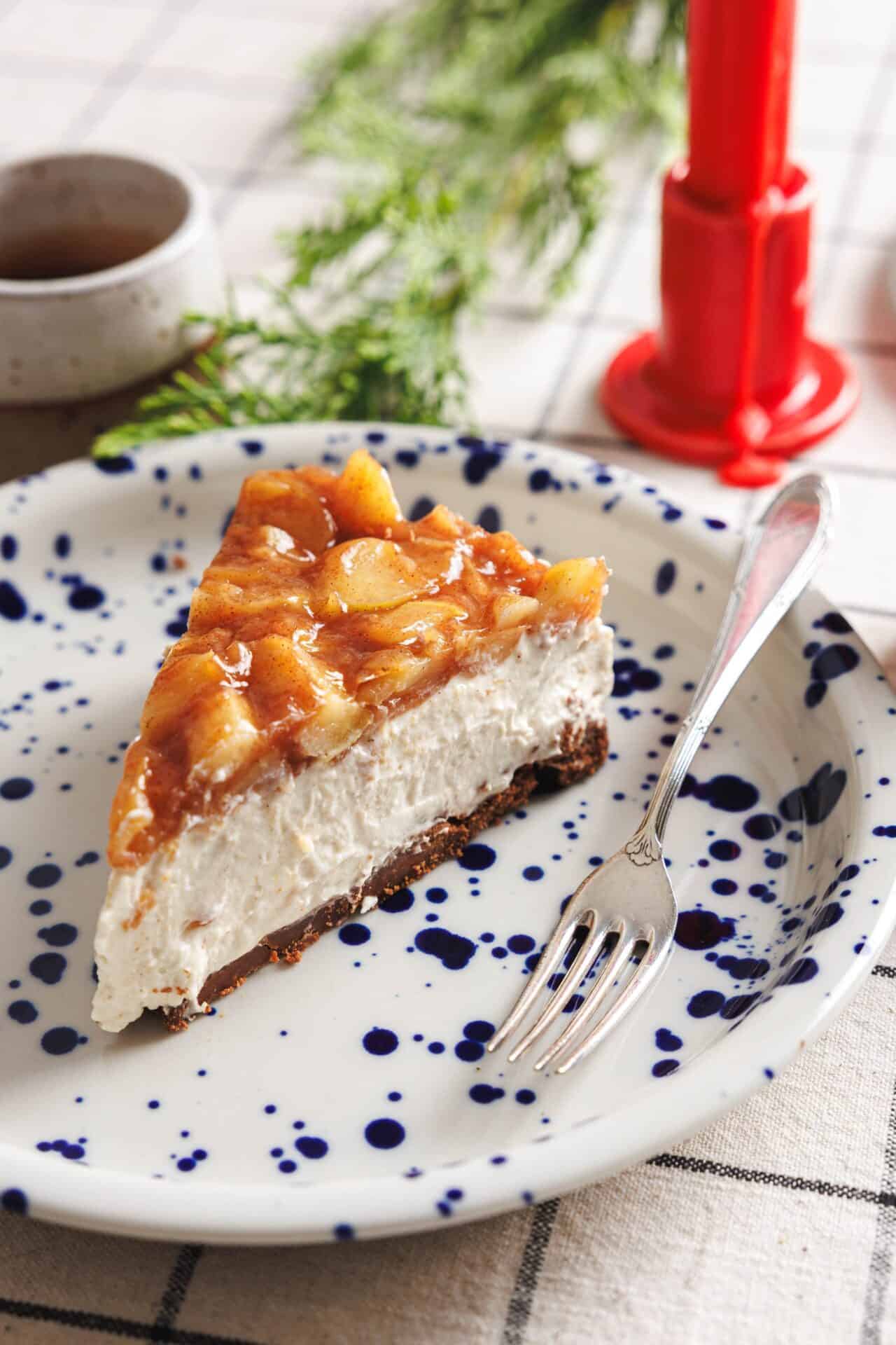 Veganer Bratapfel-Cheesecake ohne Backen